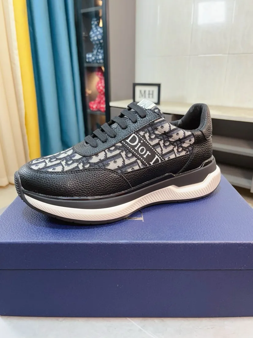 Men's men's shoes 💰458🌹🌹【Dior】Best-selling official website world premiere🔝High-end men's shoes brand official website latest series: The upper is made of imported cowhide with specially designed fabrics➕Mesh breathable lining. Make walking more convenient and comfortable! Compared with the official quality, Midea’s 1:1 replica. Create a fashionable personality to set off your uniqueness! A must-have for trendy men! Classic style. Men's sizes: 38-44.